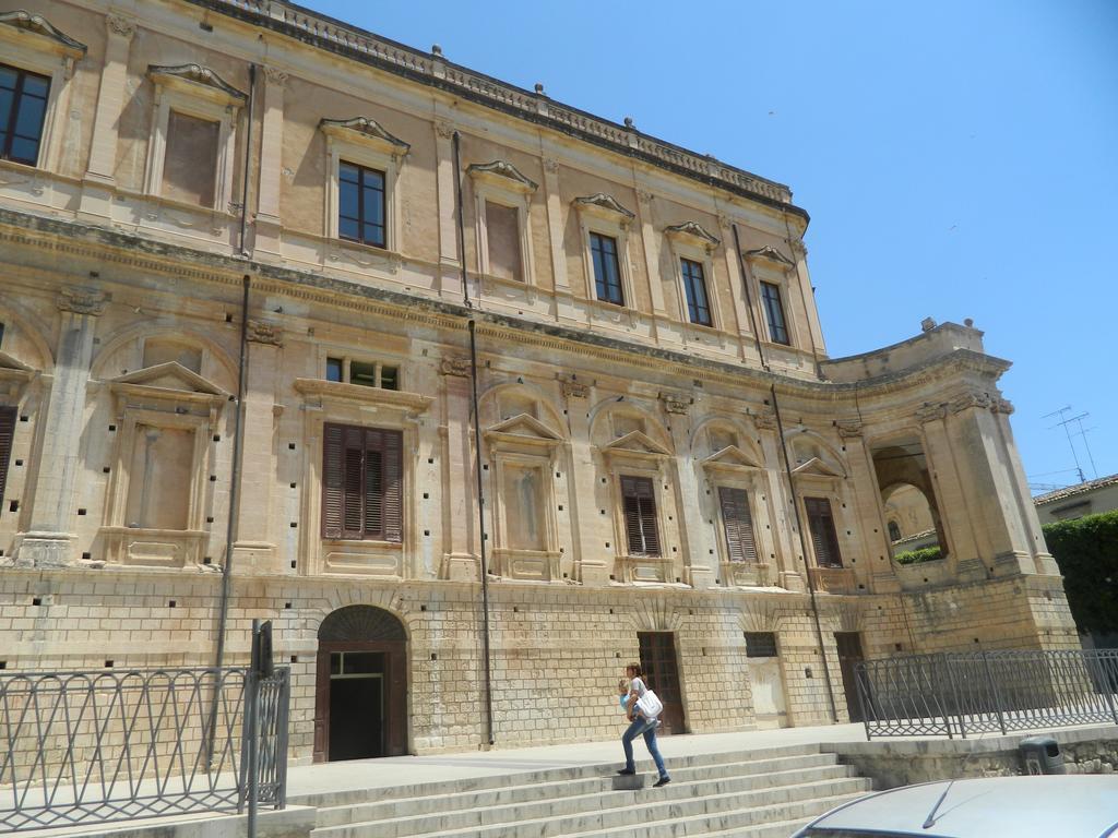 Ferienwohnung Casa Elia: Locazione Breve Noto Exterior foto